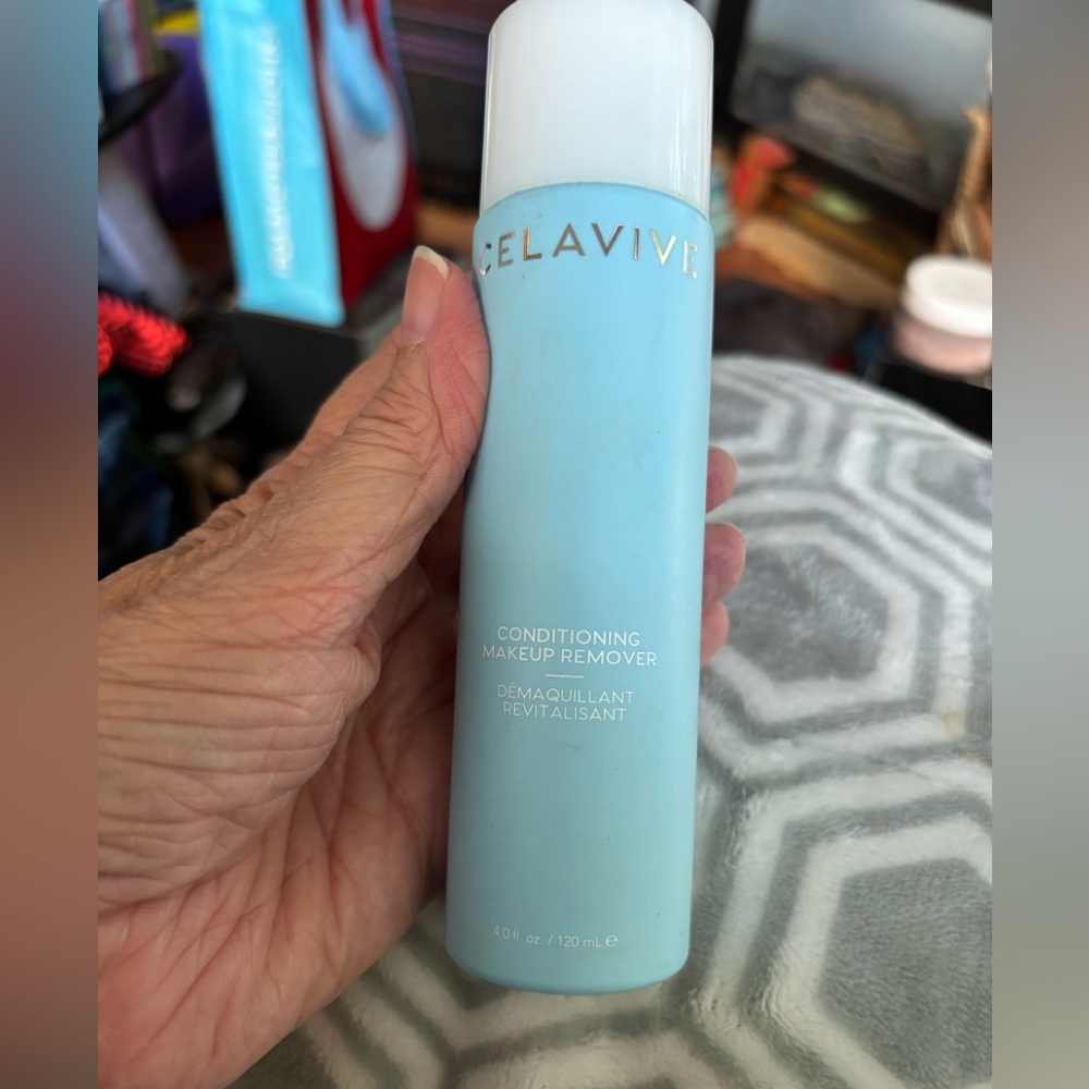 Usana Celavive  Conditioning Makeup Remover 120ml.  New!  Made in Japan!